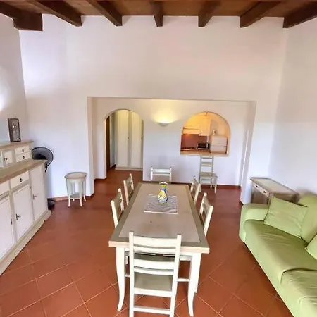 فيلة Claudia Piscina Privata