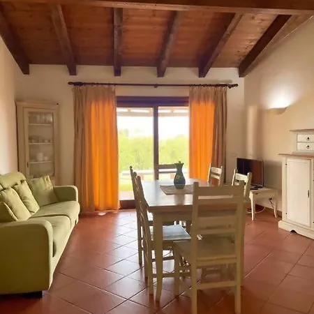 Claudia Piscina Privata فيلة ستينتينو