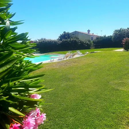 Вилла Claudia, Piscina Privata Стинтино