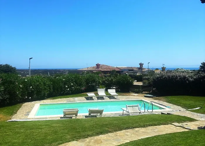 Claudia, Piscina Privata Stintino